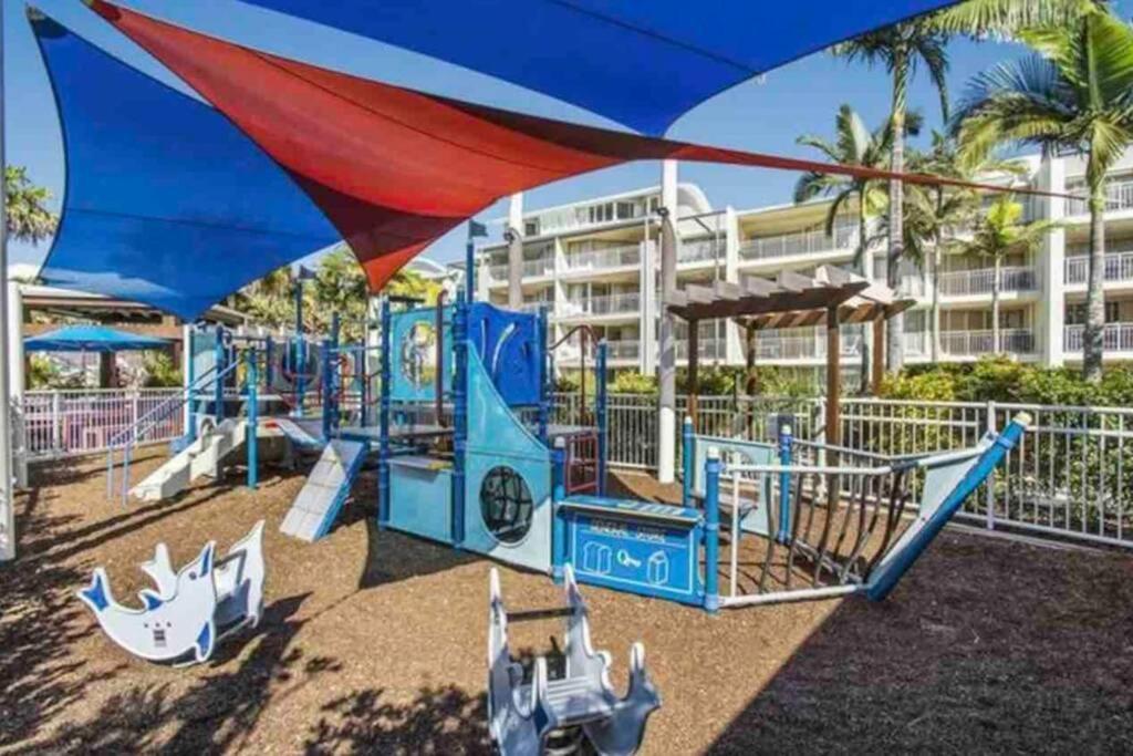 Ocean View - Alexandra Headlands Beachfront Unit Экстерьер фото