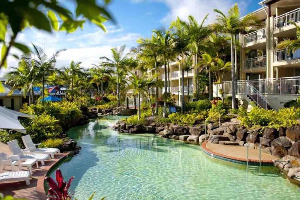 Ocean View - Alexandra Headlands Beachfront Unit Экстерьер фото