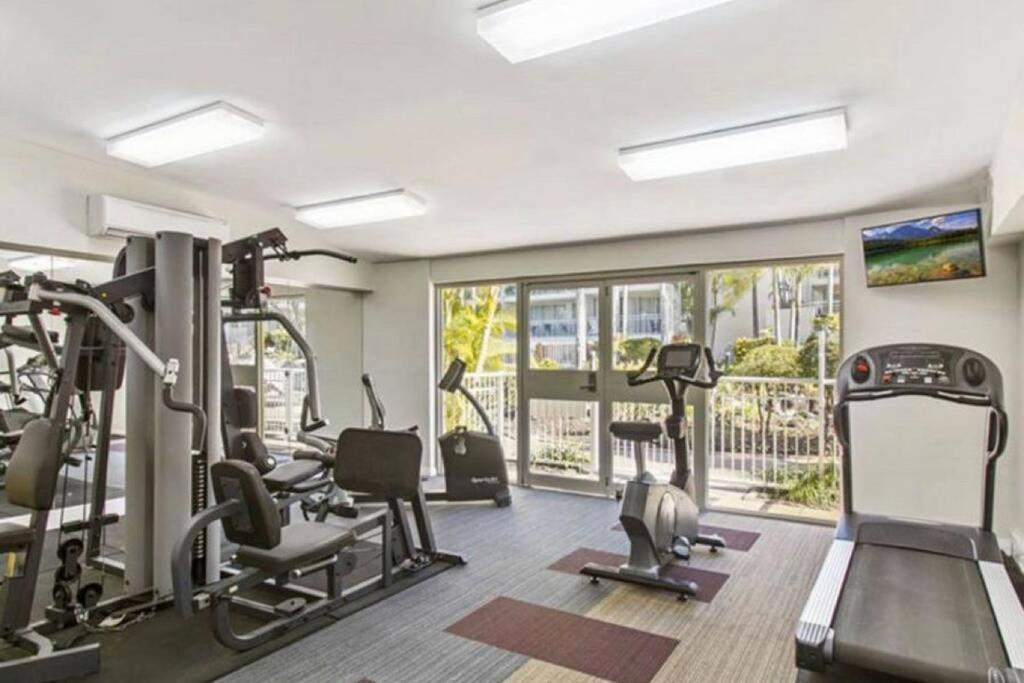 Ocean View - Alexandra Headlands Beachfront Unit Экстерьер фото