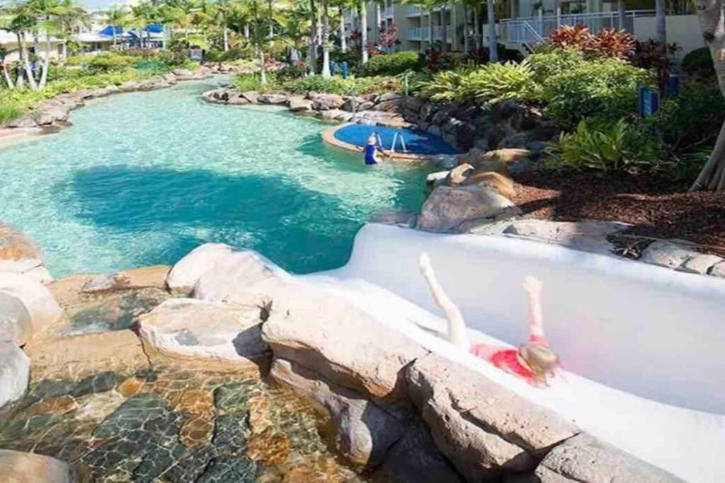 Ocean View - Alexandra Headlands Beachfront Unit Экстерьер фото