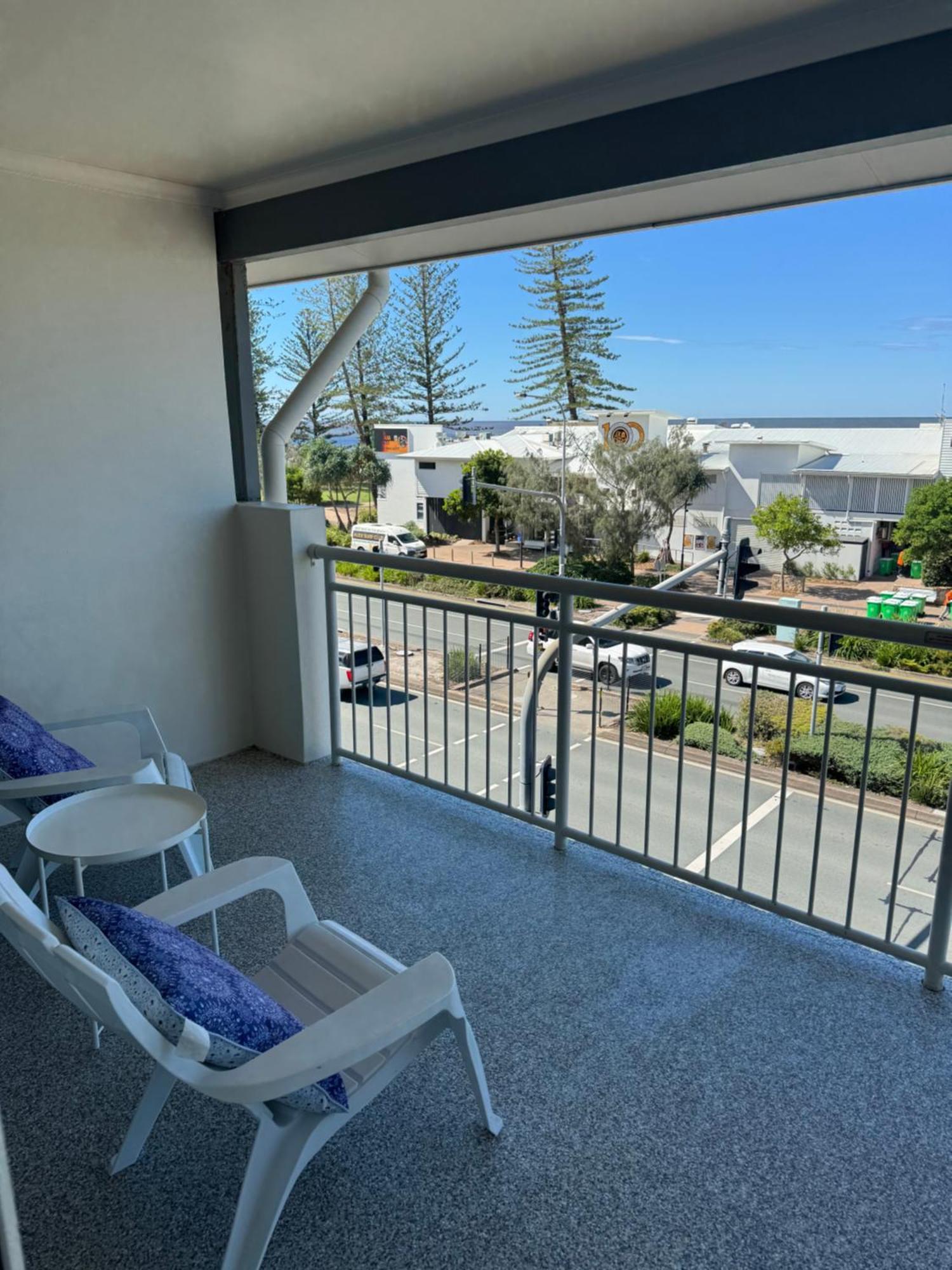 Ocean View - Alexandra Headlands Beachfront Unit Экстерьер фото